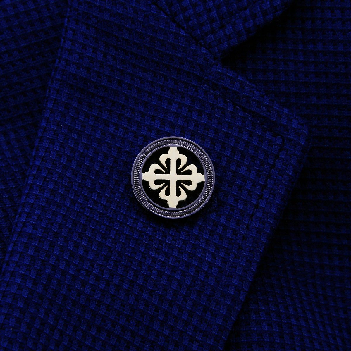 复古男士胸针 镀黄金黑酷十字花骑士剑 领针西服西装领扣胸花领扣