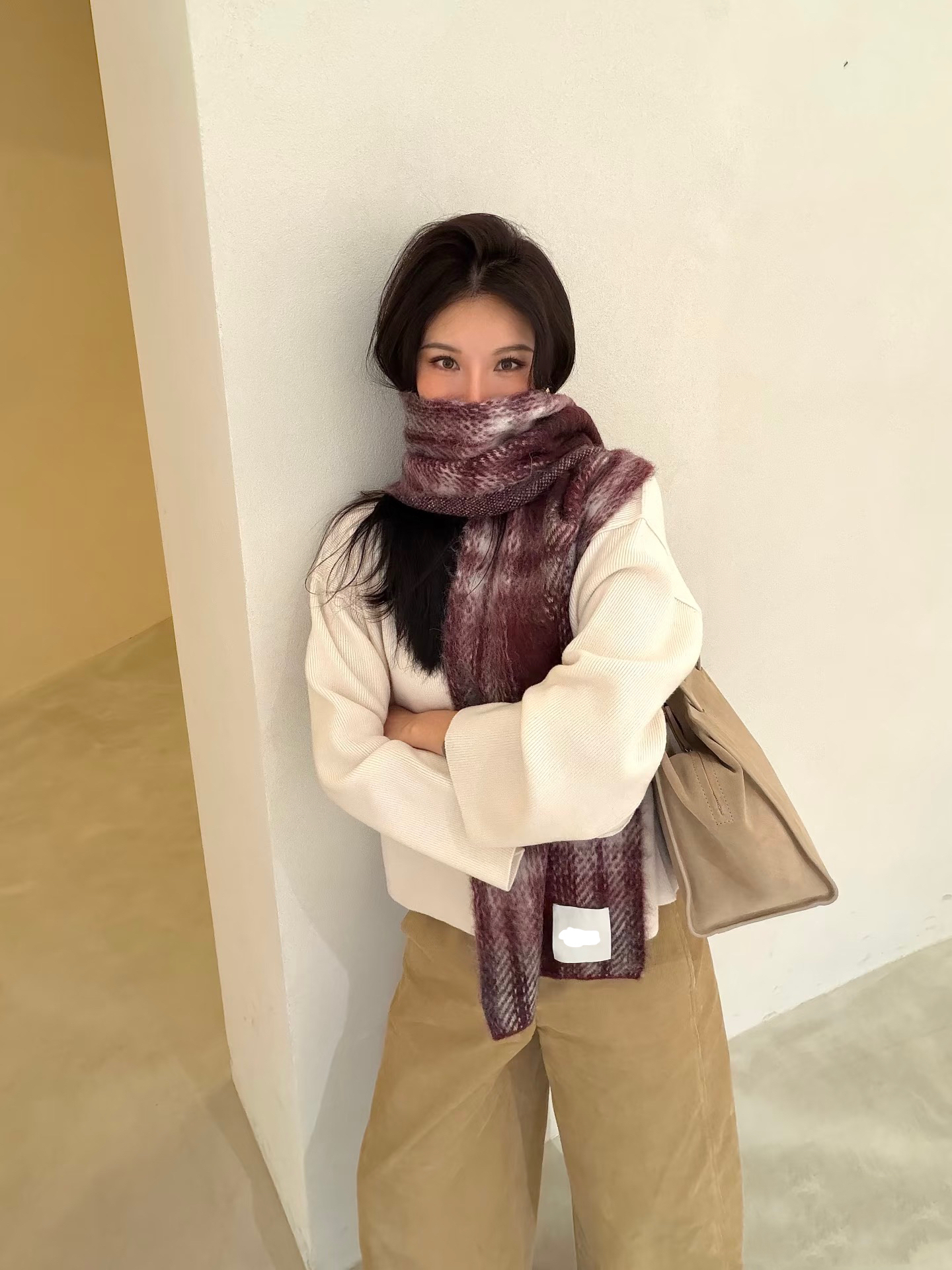 原 C秋冬款女士酒红色格纹羊驼毛混纺围巾