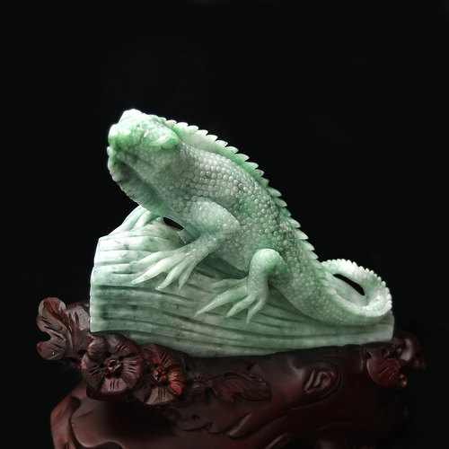 天然缅甸翡翠蜥蜴摆件