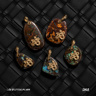 WUYIN无垠 混沌巨蛇系列天然铁欧泊牌吊坠 18K金 孤品 潮流复古