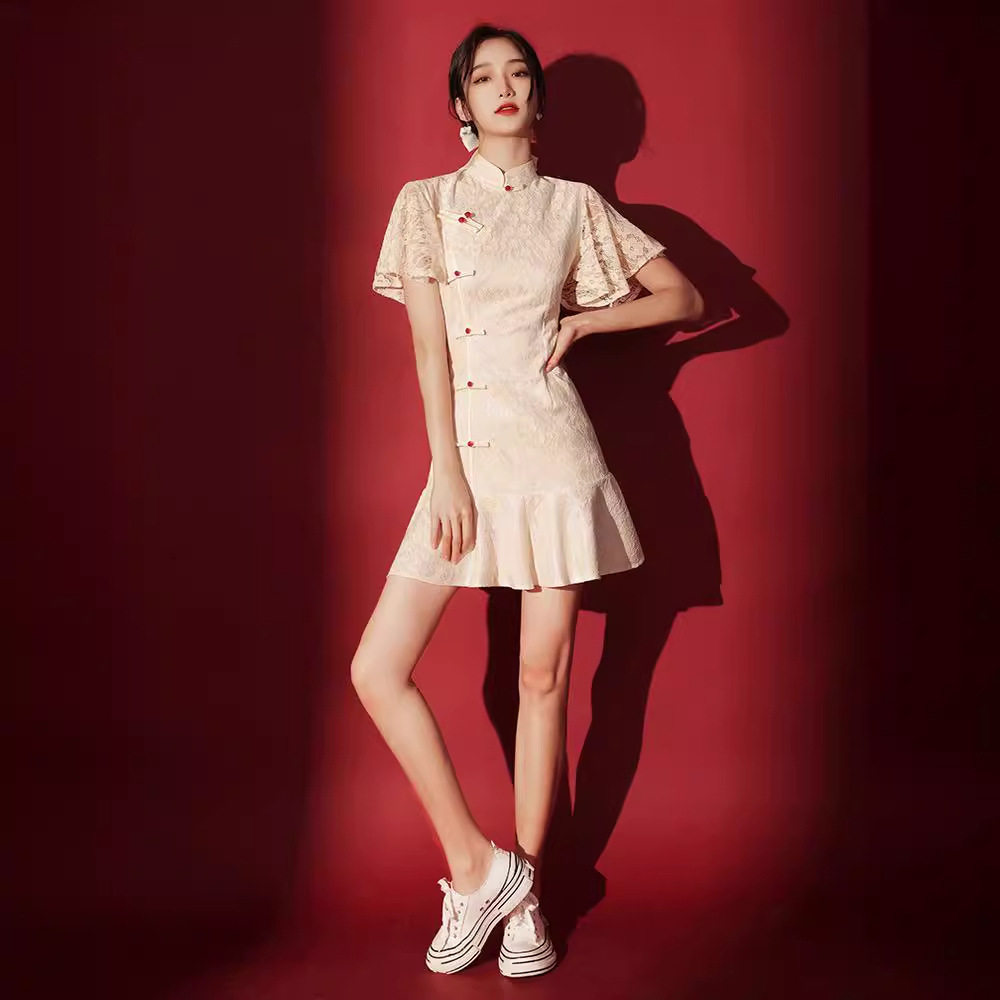白色蕾丝旗袍2026年新款夏季年轻款少女改良小个子鱼尾裙日常短款