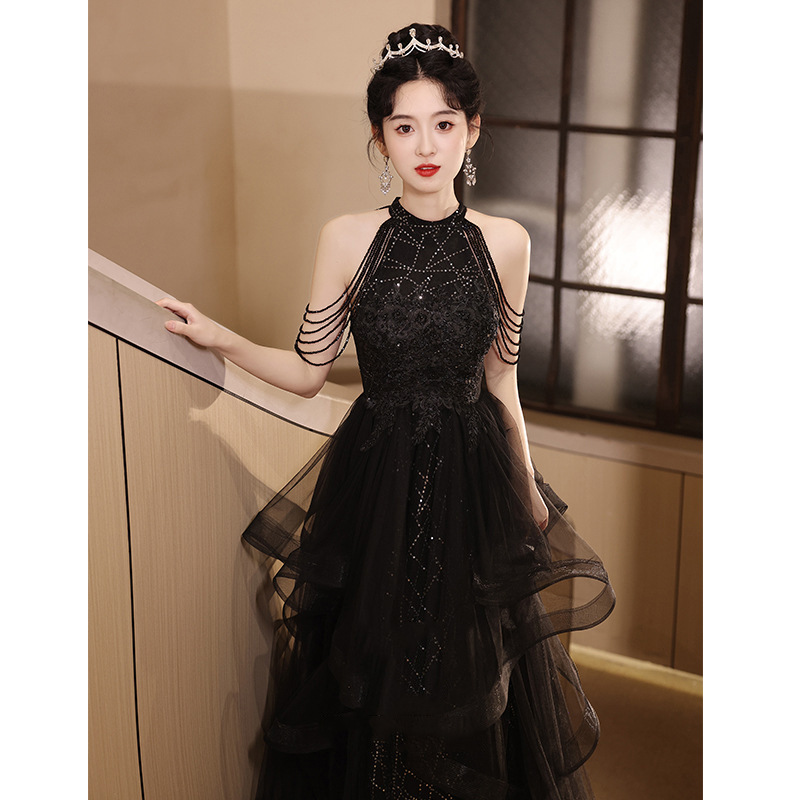 黑色挂脖主持人宴会气质礼服裙轻奢高端成人礼毕业高级感端庄大气