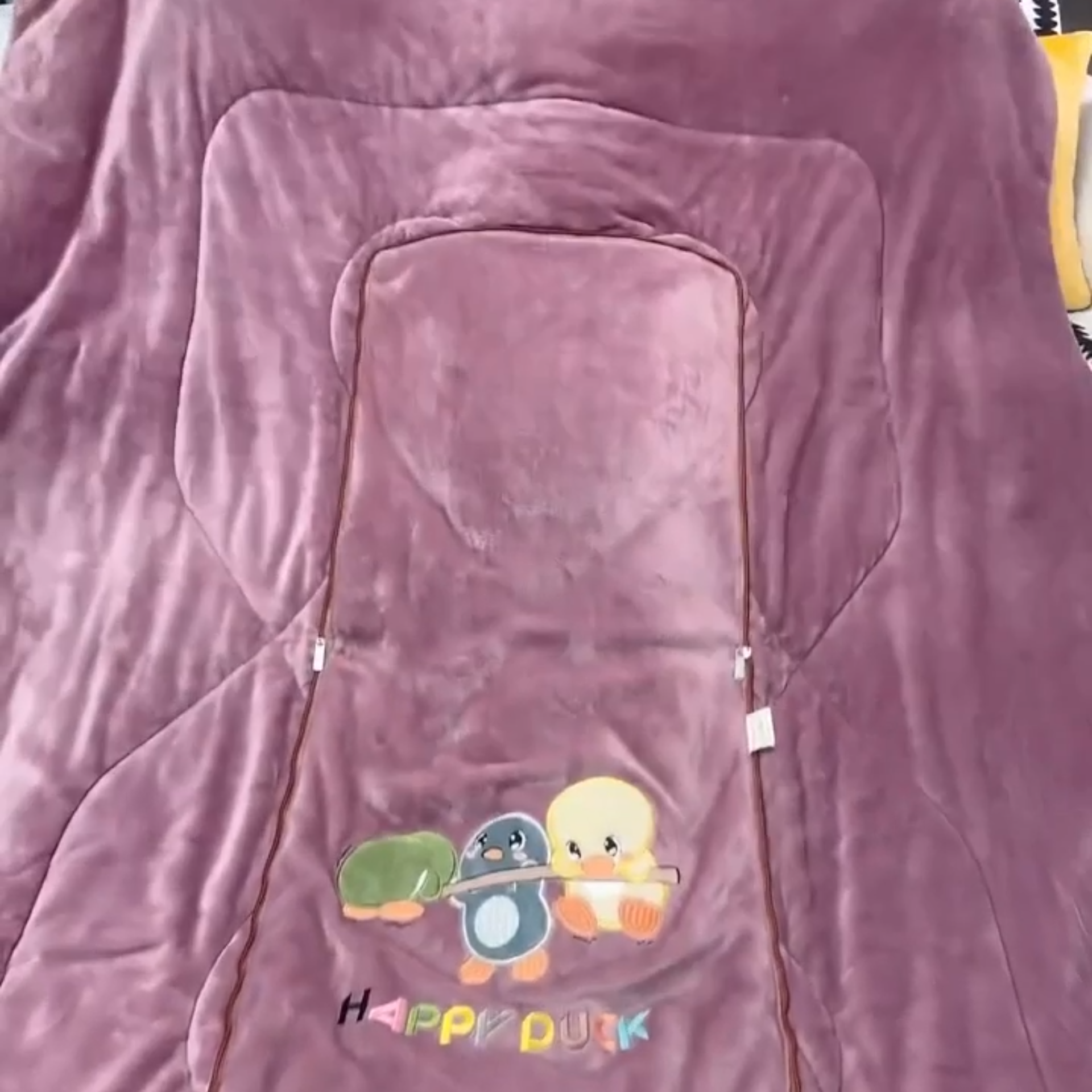 抱枕被子两用牛奶绒多功能二合一加厚车载靠枕靠垫被实用礼品