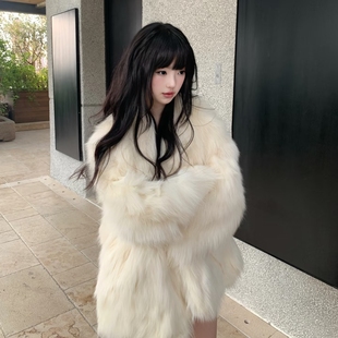 宽松皮毛一体显瘦年轻款 2025冬新款 仿狐狸毛皮草毛毛外套女中长款