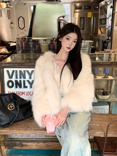 狐狸毛皮草外套女名暖气质富家千金仿毛毛大衣V领年轻款 显瘦时尚