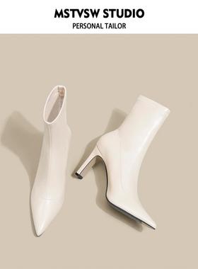 法式白色高跟短靴2024年冬季新款加绒粗跟百搭弹力瘦瘦靴尖头女靴