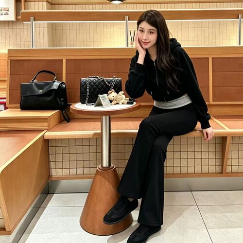 早秋新款慵懒风短款拉链开衫卫衣外套女休闲时尚微喇裤套装上衣服