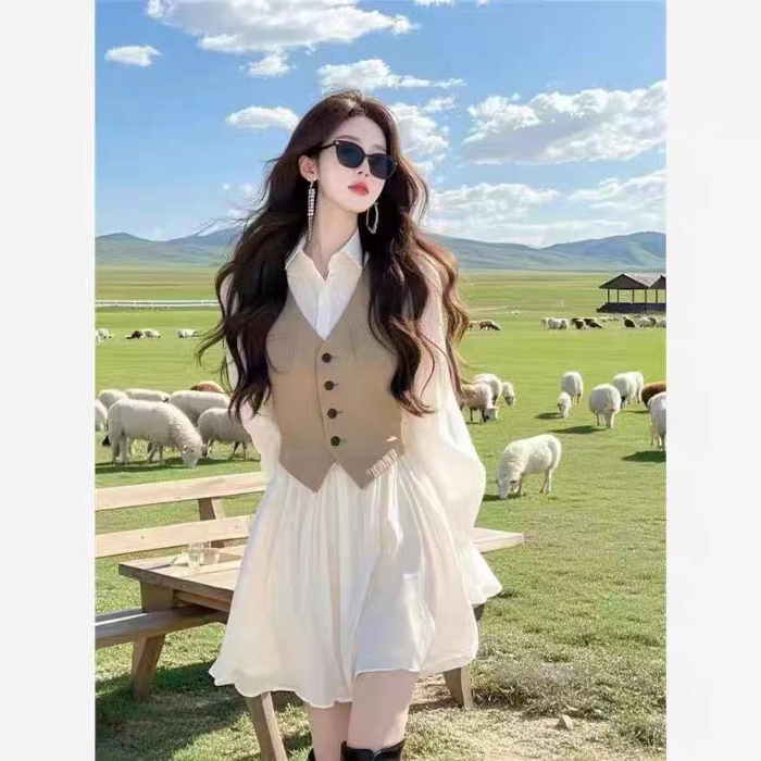 秋季新款绝美炸街穿搭显瘦短裙女网红小众假两件白色连衣裙潮