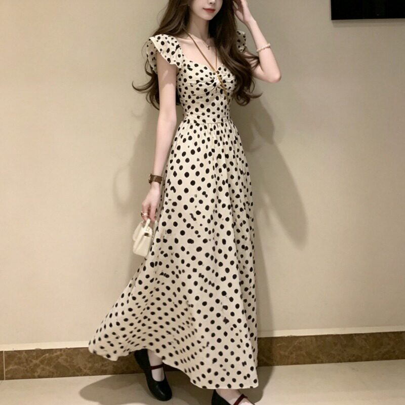 浪漫柔系夏天高质感连衣裙掐腰减龄巨好看波点长裙海边拍照连衣裙图片