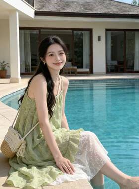 浅绿色海边度假吊带裙女中长款2026夏季新款法式显瘦小清新连衣裙