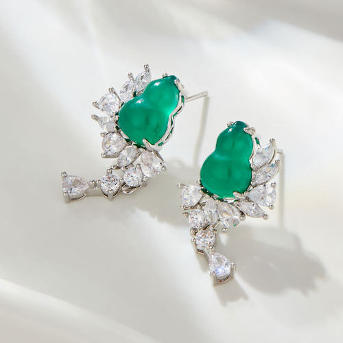 新中式绿玉髓葫芦月牙耳坠女复古优雅高级感满锆耳钉s925银针耳饰