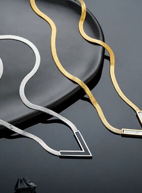 潮流V字钛钢项链男女百搭高级感欧美时尚饰品配饰不掉色