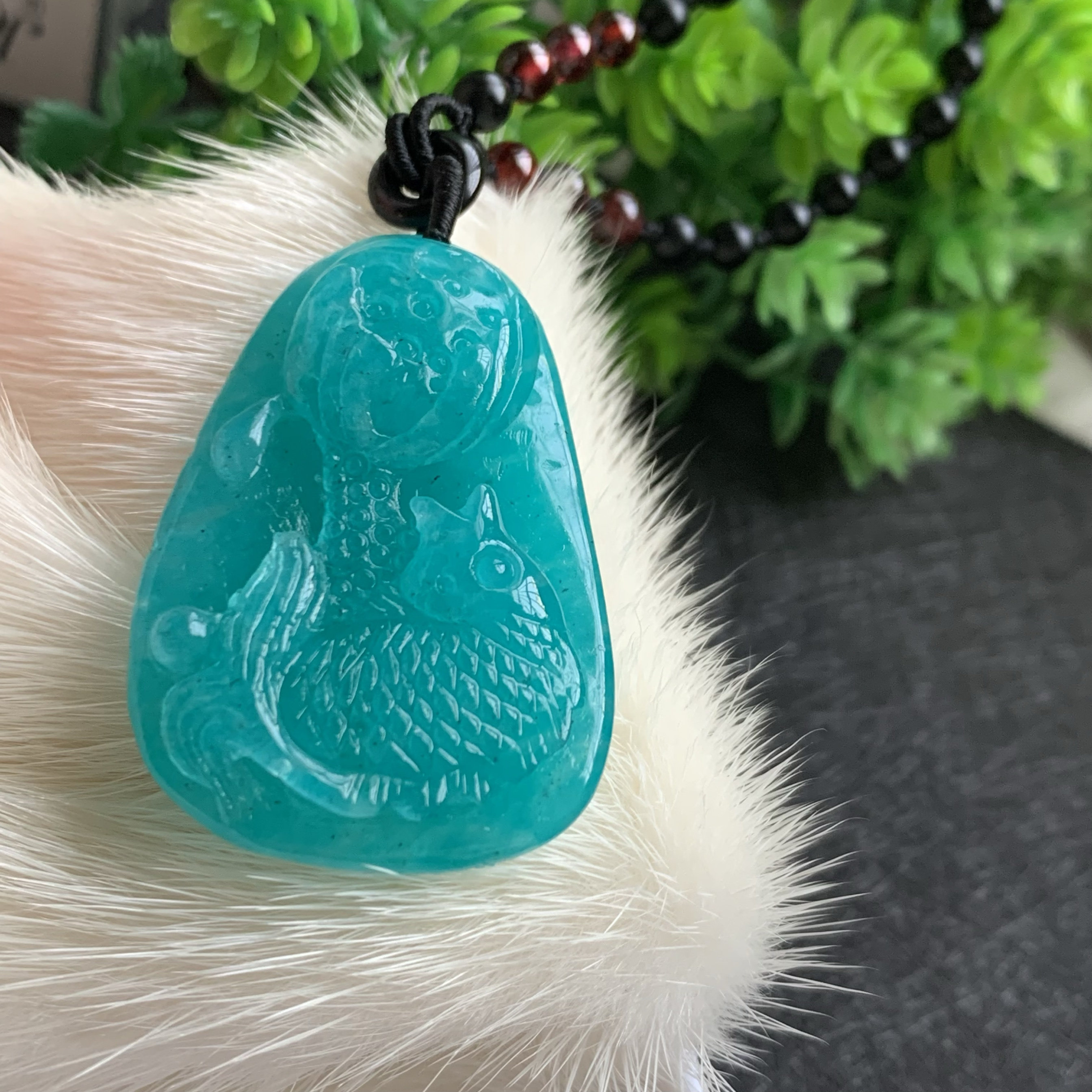 翠色起光 天然老矿天河石吊坠 天河石雕刻鱼牌碧玺链新疆