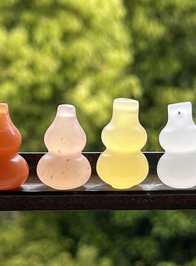 天然金丝玉葫芦吊坠玉石项链