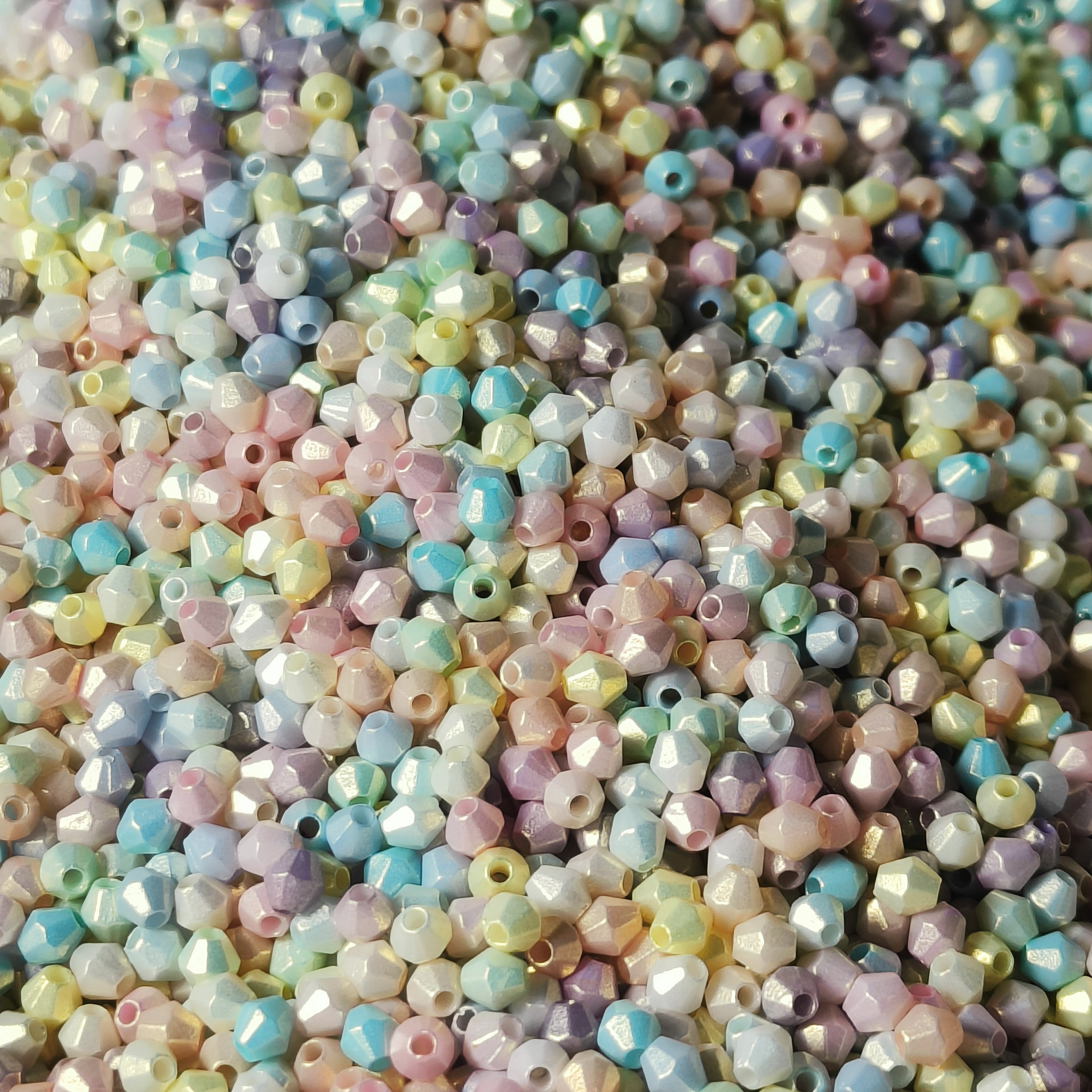 （9.9元包邮）76-011卡4幻金夜光亚克力尖晶1000颗不满9.9随机发