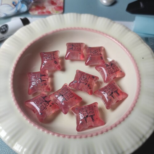 10个卡15*17*10通孔孔径3.0红AB面双面浮雕简笔画枕头102-022