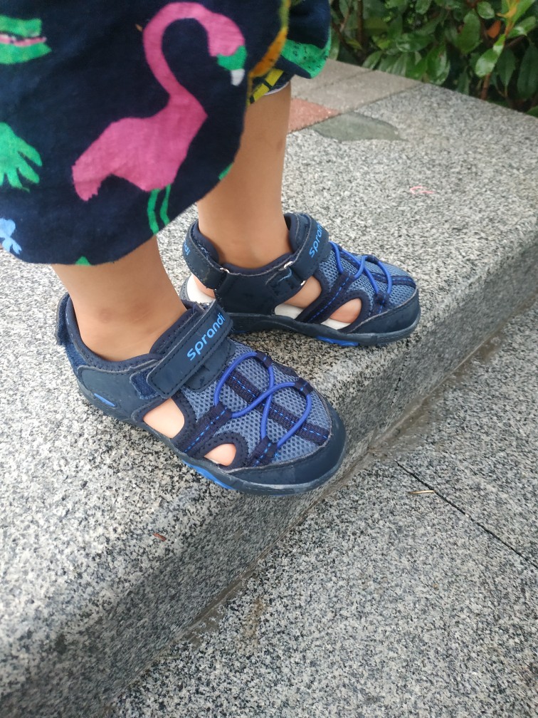 儿童鞋子外贸童鞋小童凉鞋小孩包头防滑不露脚趾沙滩鞋断码清仓