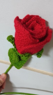 手工钩织红色玫瑰l花粉色成品编织材料酒杯玫瑰情人节礼物送女友