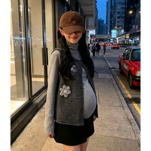 孕妇马甲春秋新款韩版宽松显瘦坎肩背心外搭时尚高领打底衫针织衫