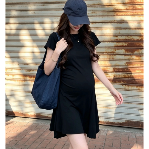 赫本风孕妇短袖连衣裙女夏季褶皱收腰纯色高级感小黑裙芭蕾风伞裙