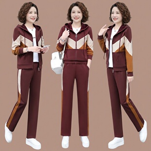 春款衣服女中年妈妈显年轻宽松休闲运动服三件套春装套装2026新款