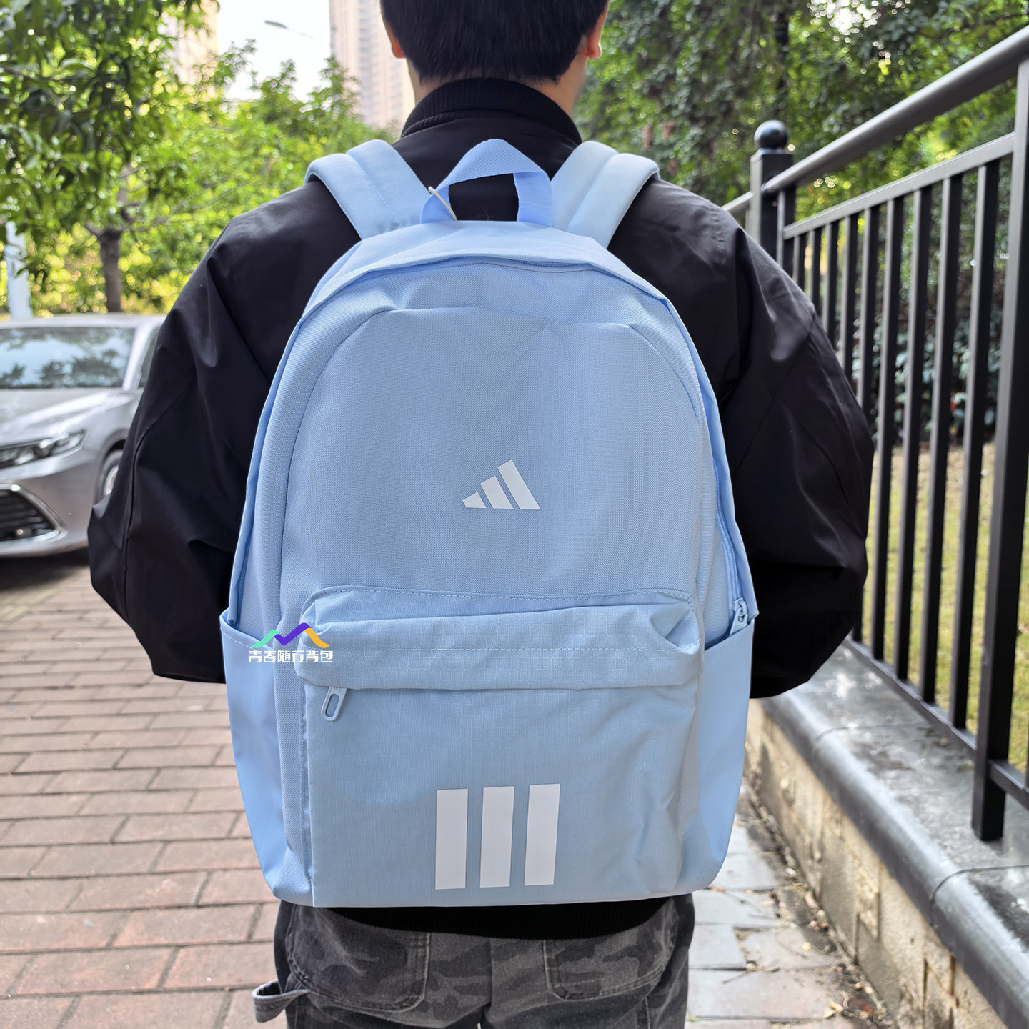 阿迪达斯大容量书包双肩包