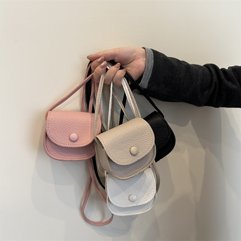 迷你小香风婴幼儿小包包女百搭单肩包儿童挂包女宝复古迷你零钱包