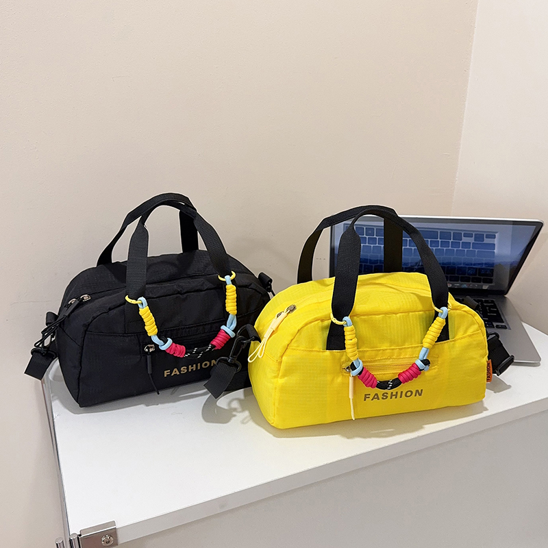 斜挎包女运动健身大容量单肩包高级感彩绳手提包防水尼龙布包网红