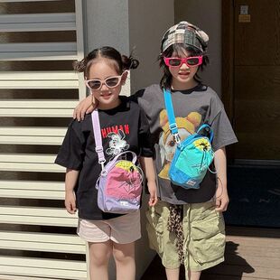 2026新款夏季旅游轻便儿童斜挎包户外背包时尚潮流女童小背包8岁