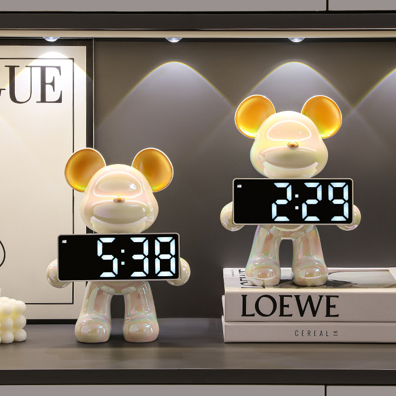 陶瓷暴力熊时钟摆件玄关数字时钟
