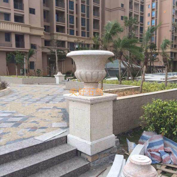 天然锈石花杯式花钵广场园林景观庭院花盆酒店石雕柱台石头钵一个