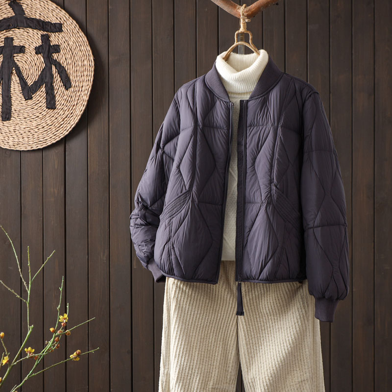 羽绒服女轻薄短款2025年新款时尚棒球领菱格90白鸭绒宽松保暖外套