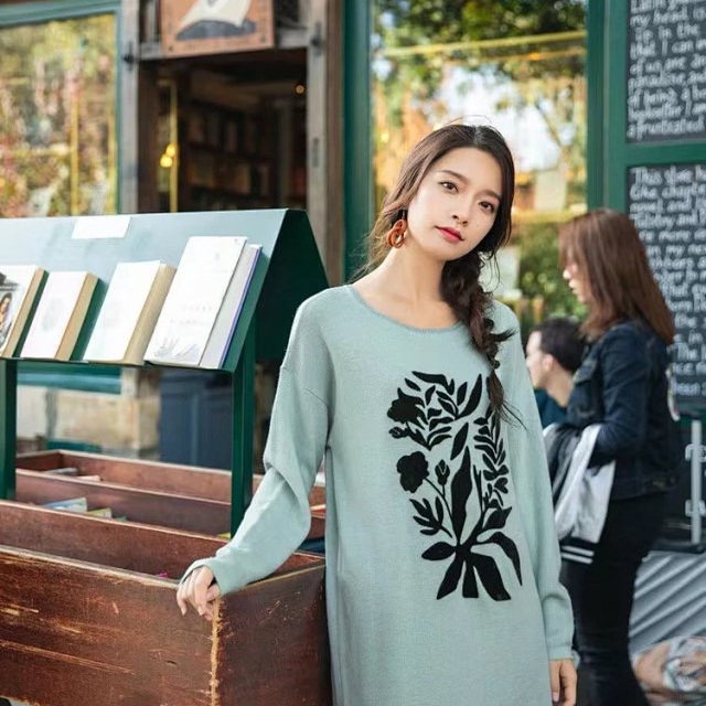 包邮 2.4%绵羊毛绿色气质连衣裙圆领宽松慵懒风针织毛衣长女毛衣