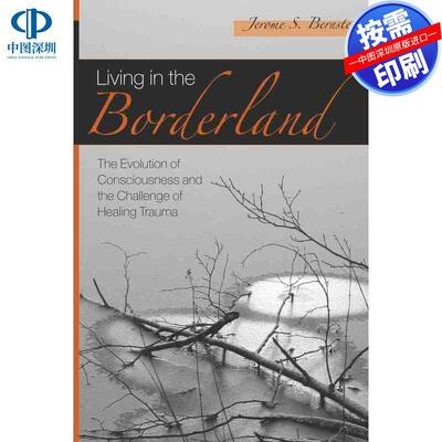 预售【按需印刷】英文原版 生活在边境地带 Living in the Borderland 原装进口正版书籍