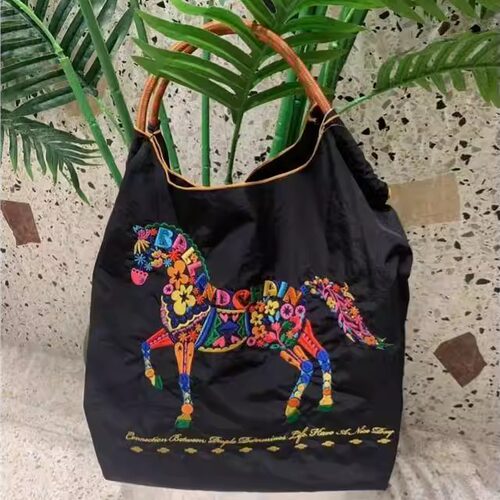 日本代购ballchain刺绣花朵马购物袋大容量单肩斜挎包防水旅游包