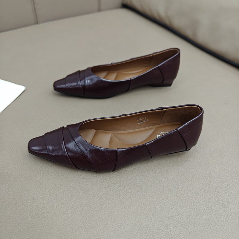 复古拼接低跟尖头单鞋女鞋子2025年新款粗跟黑色一脚蹬软底通勤鞋