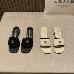 小香風方頭露趾粗跟中跟一字涼拖鞋 外穿配裙子晚風時裝 鞋 子 女夏季