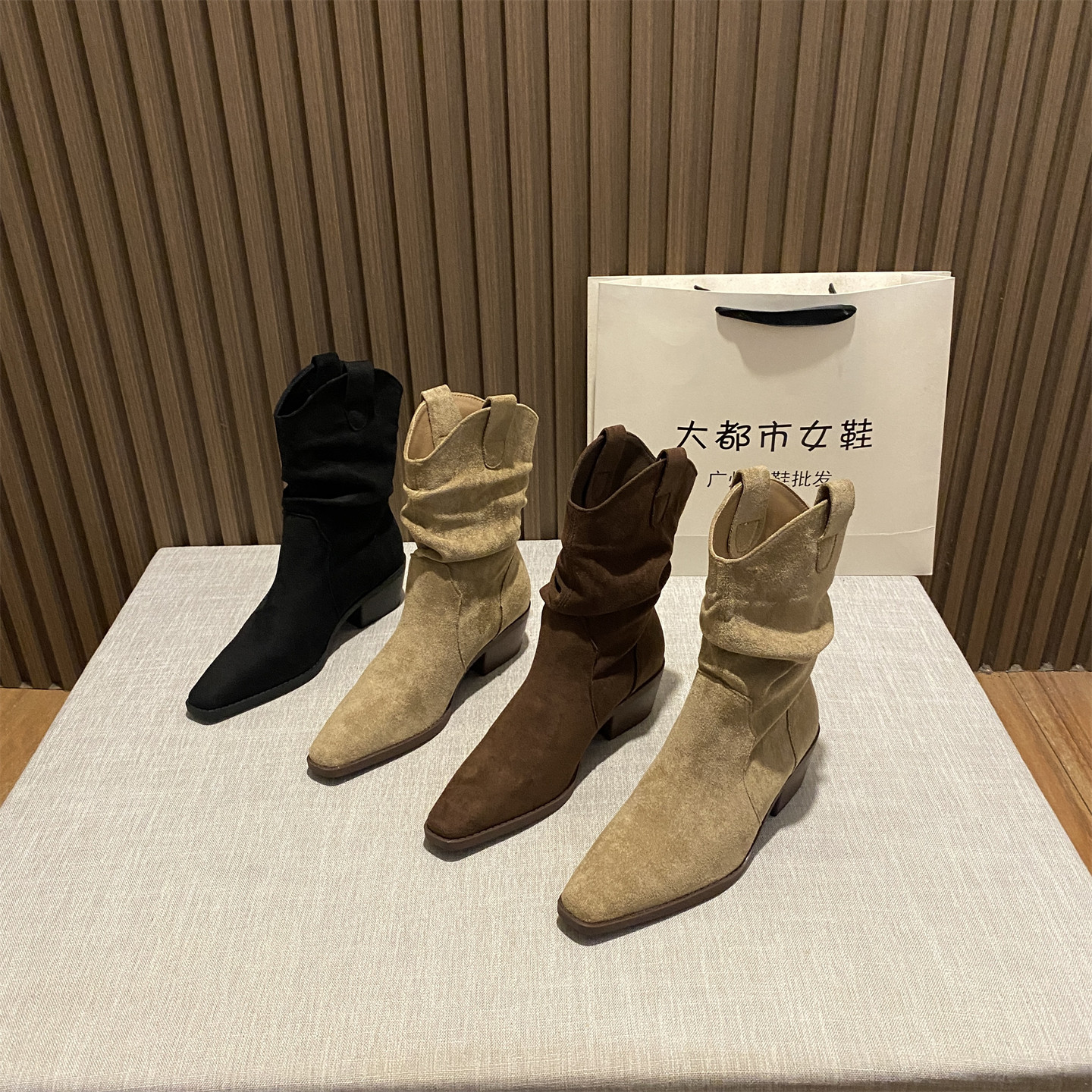 2025秋冬新款复古时尚牛仔靴女尖头粗跟褶皱堆堆靴短筒骑士靴女靴,女鞋,时装靴,淘宝优惠券,粉丝福利购,淘宝优惠卷