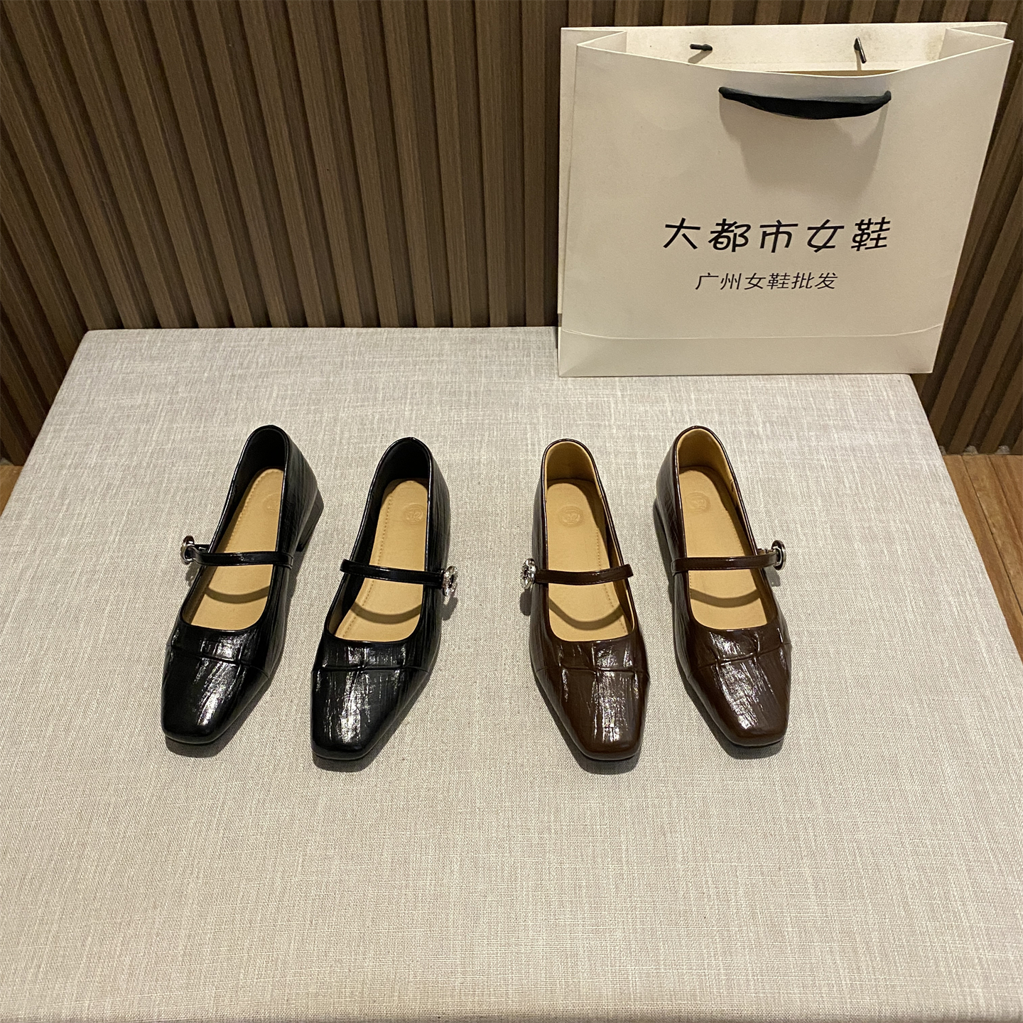 法式复古方头一字带粗跟玛丽珍鞋