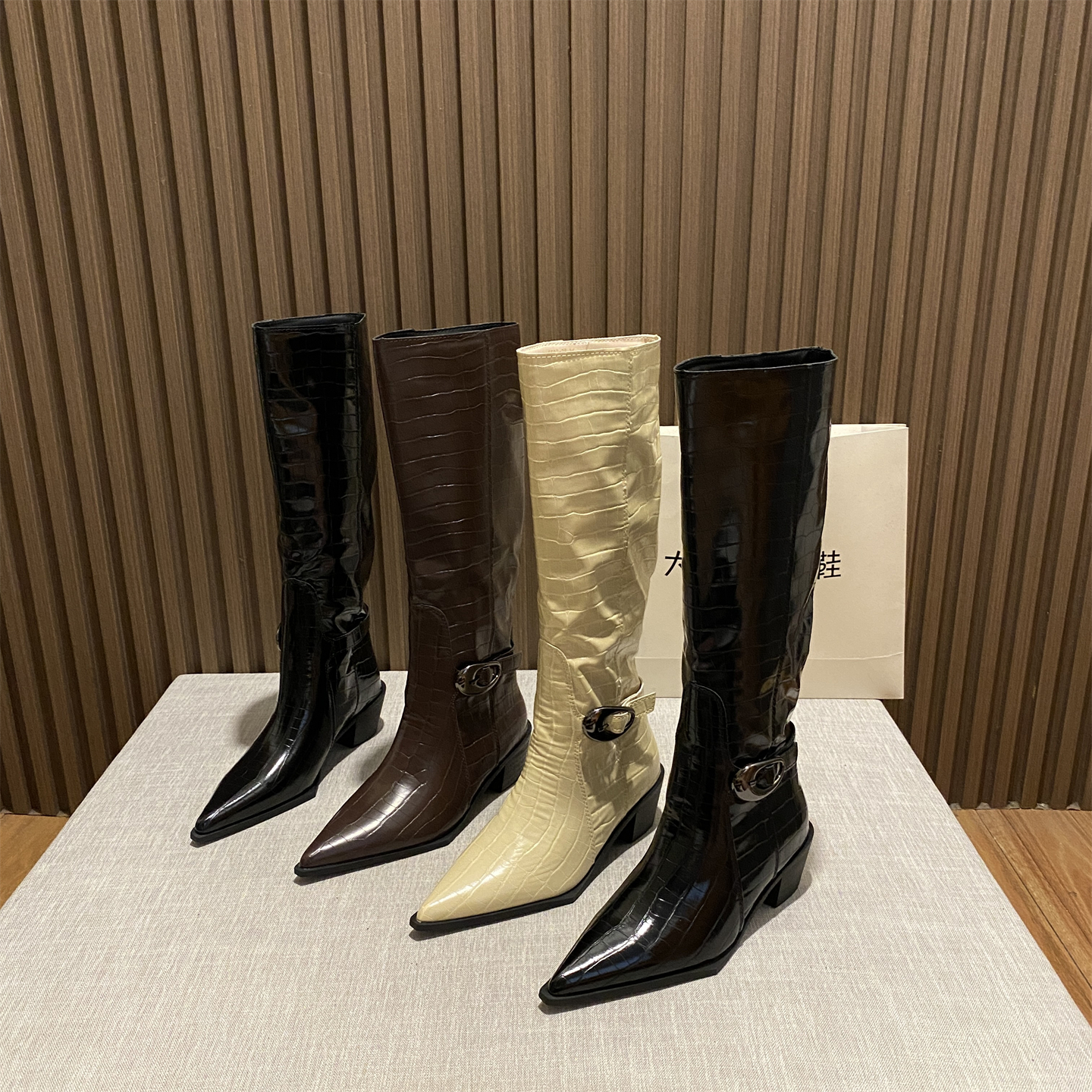 法式复古尖头粗跟高筒骑士靴子女