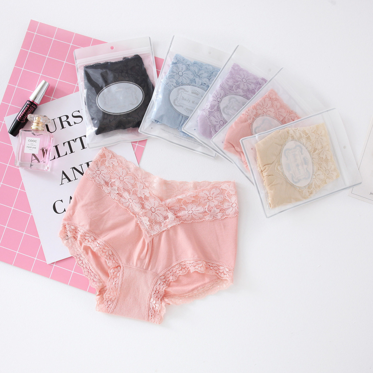 日单蕾丝性感v字中腰女士内裤无缝大弹力花边内裤三角满三条包邮