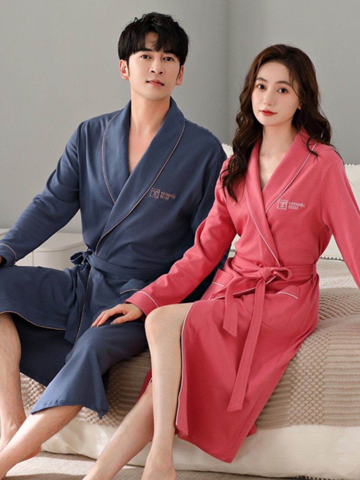 RED PAJAMAS WOMENS SPRING AND AUTUMN COTTON LONG-SLEEVED COUPLES WEDDING DRESSING GOWNS MENS AND WOMENS YUKATA BATHROBES CAN BE WORN OUTSIDE HOME CLOTHES