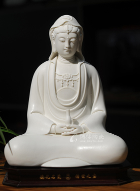 观世音菩萨佛堂风水供奉德化陶瓷