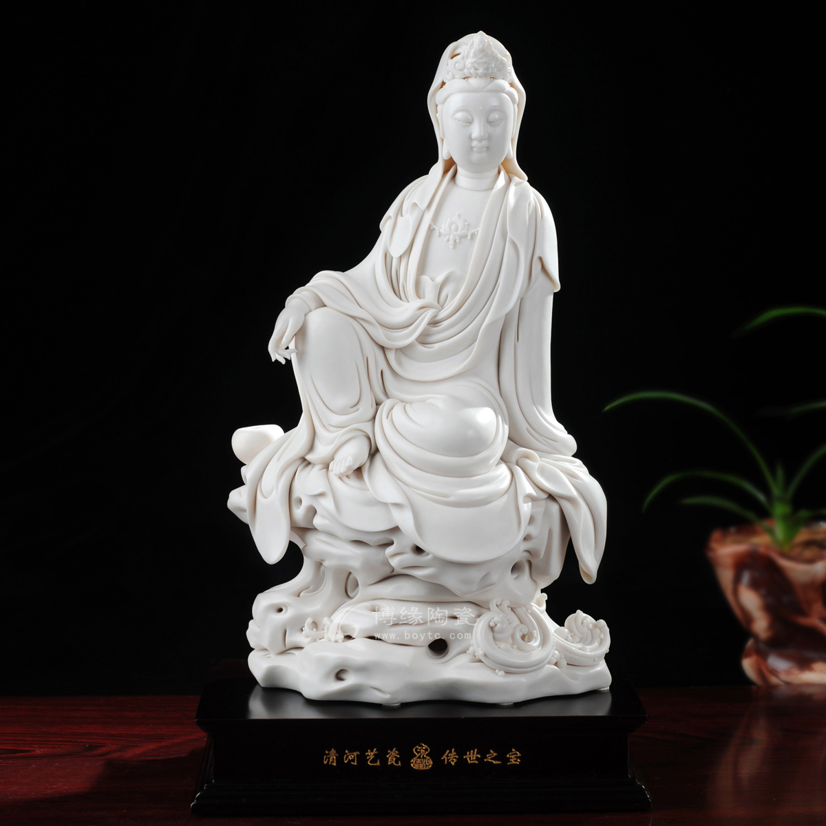 观音摆件 德化白瓷坐岩石观音菩萨雕塑家居佛堂摆件坐岩自在观音