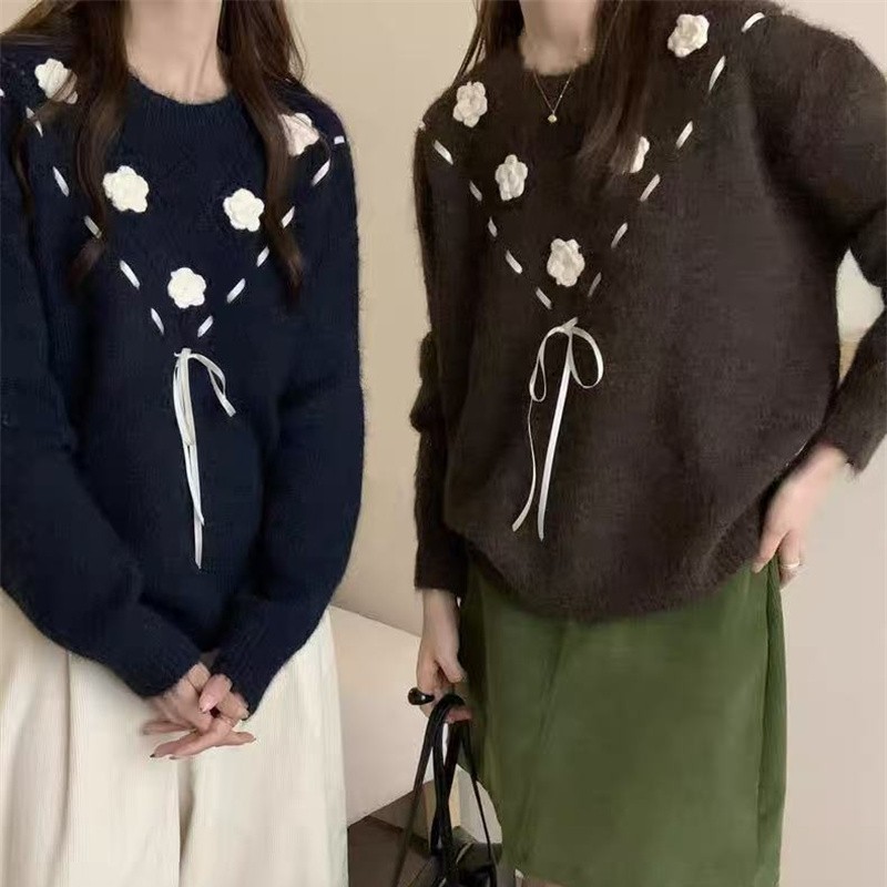 5667立体花朵针织衫秋冬新款女孩韩版时尚圆领套头系带毛衣