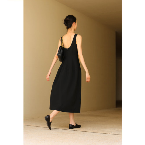 无有无印气质露背连衣裙