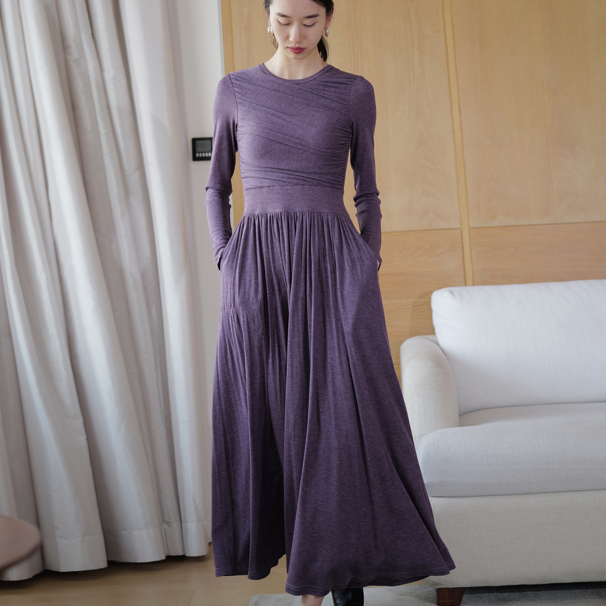 无有无印紫色针织圆领长袖大摆显瘦遮肉长款连衣裙M25181