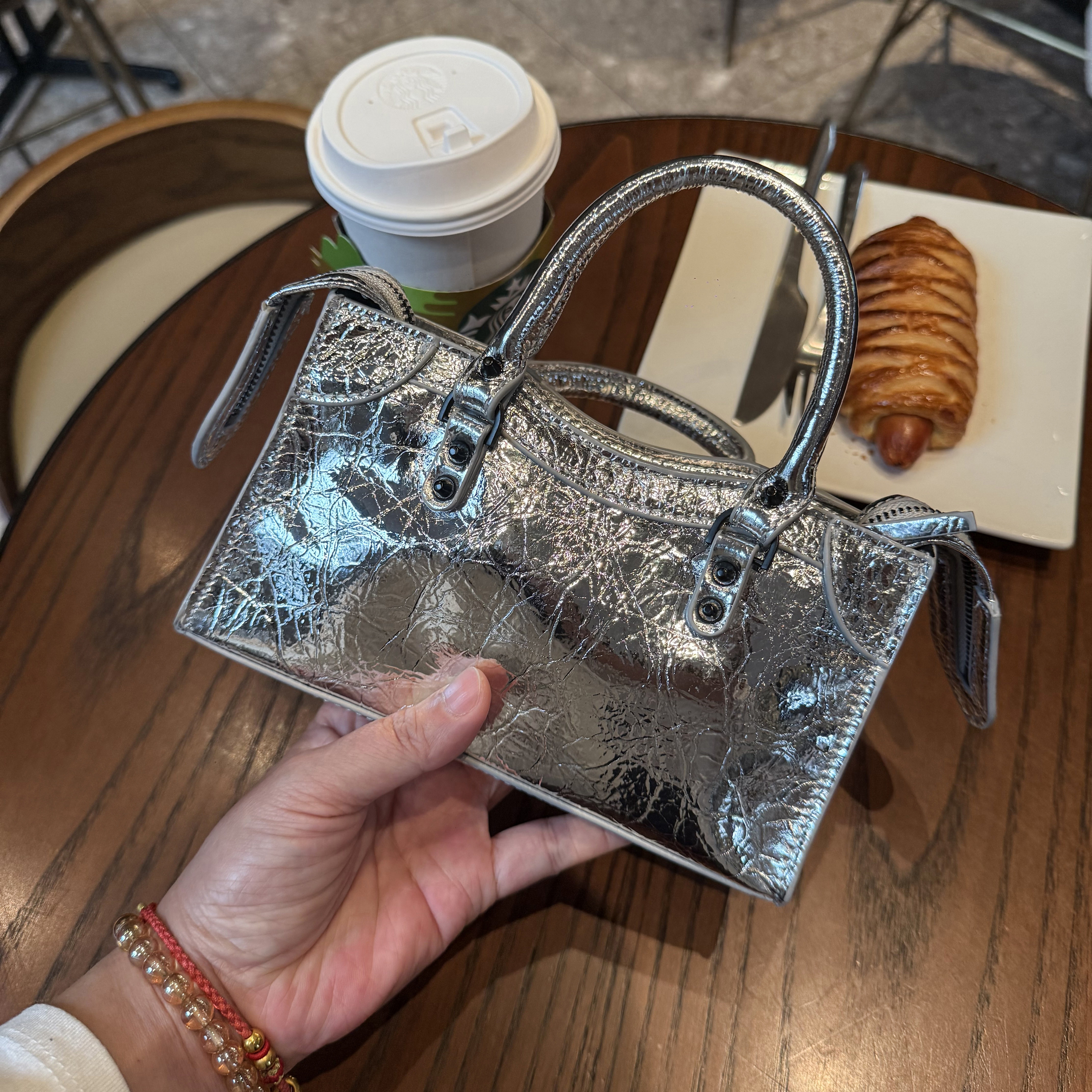 机车包2026高级感小方包爆裂纹复古手提包牛皮单肩斜挎迷你小包女