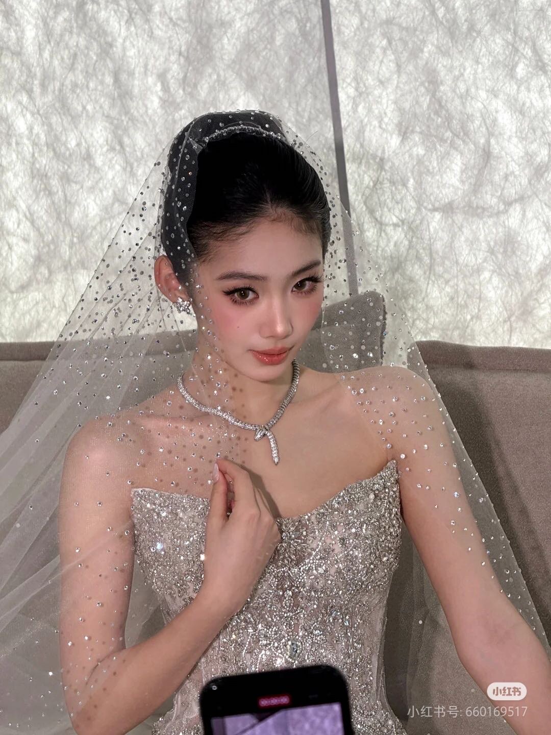 帝凡饰品原创设计头顶闪钻韩国纱长款新娘结婚影楼礼服馆拍照头纱