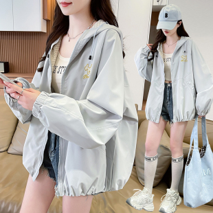 2026新款外套春秋学生拼格子冲锋衣女秋季超好看户外连帽夹克风衣